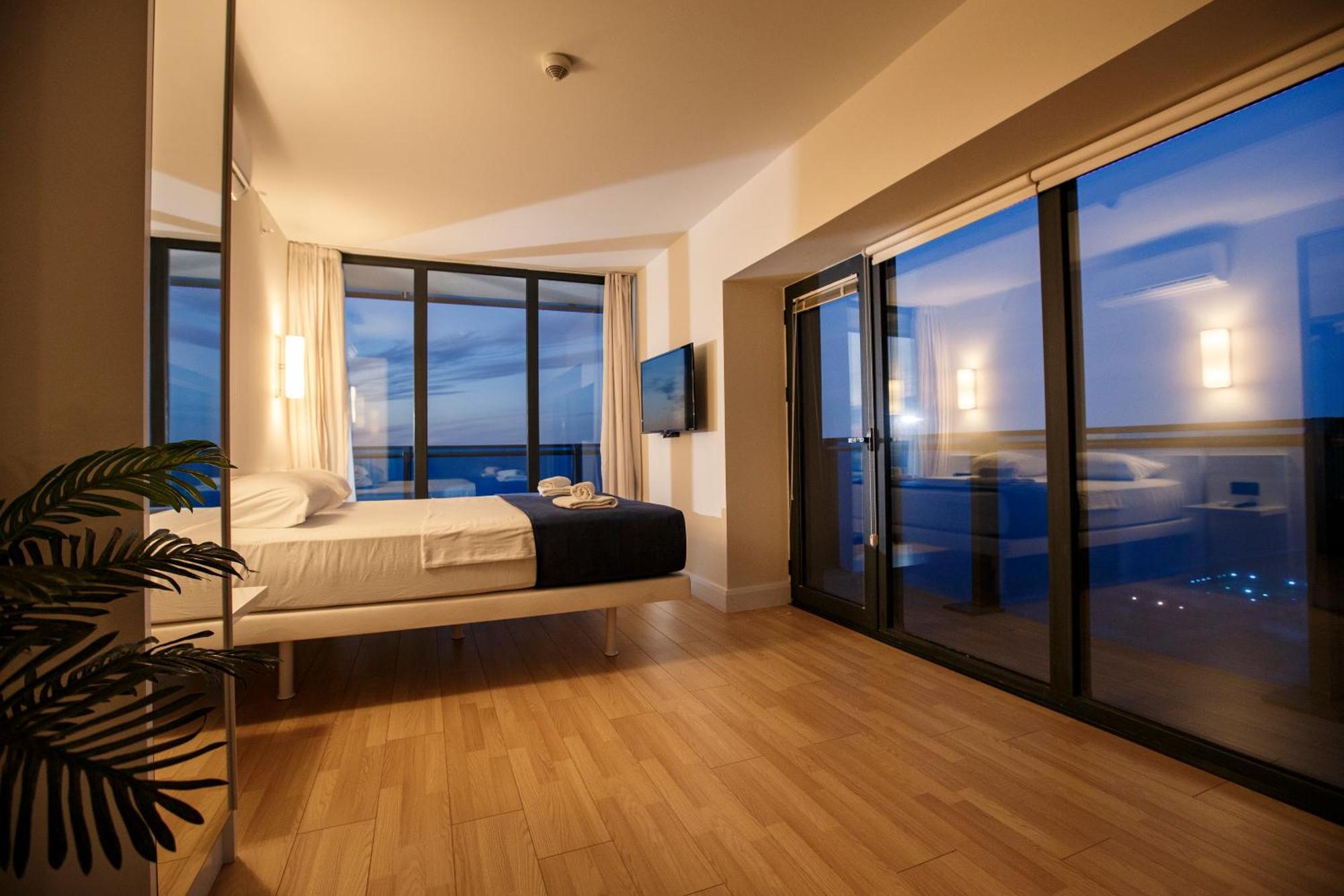 Panorama Orbi Beach Resort Center Suite Batumi Eksteriør bilde
